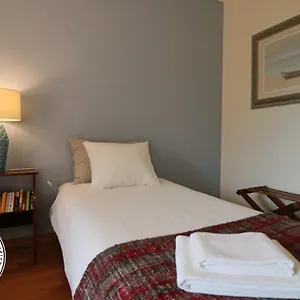 cascais-estoril-apartment-400-m-from-beach.hotels-lisbon-portugal.com/